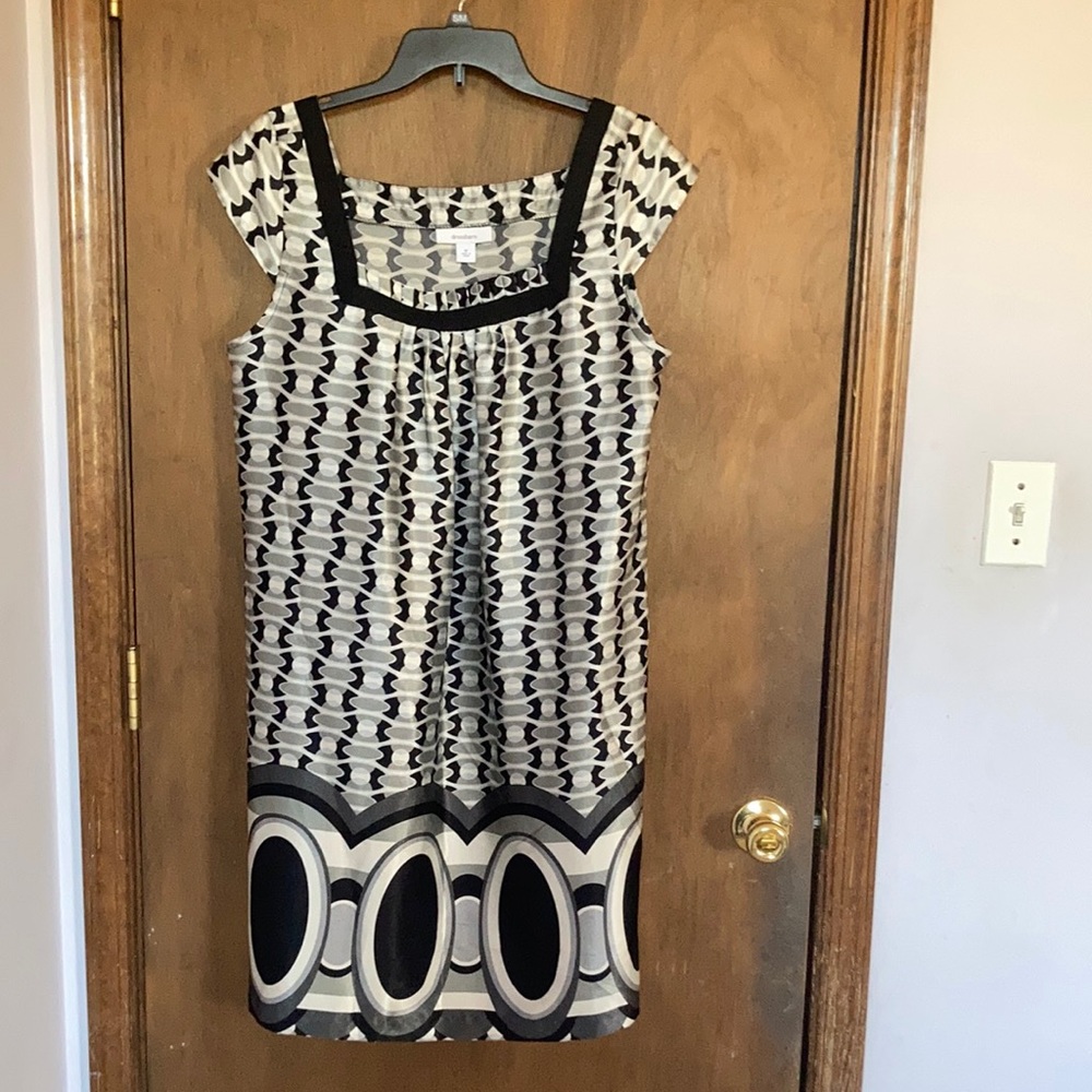 Dressbarn modern geometric print dress lightweight - Picture 3 of 14